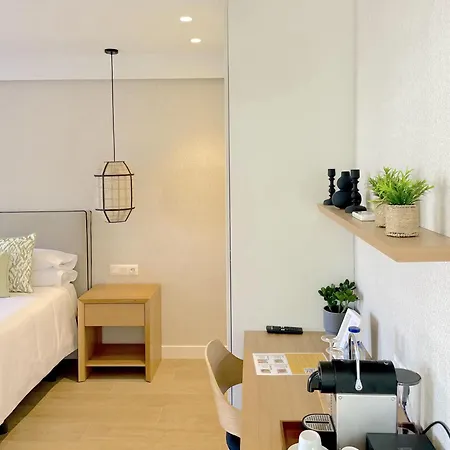 El Patio Hotel 4*